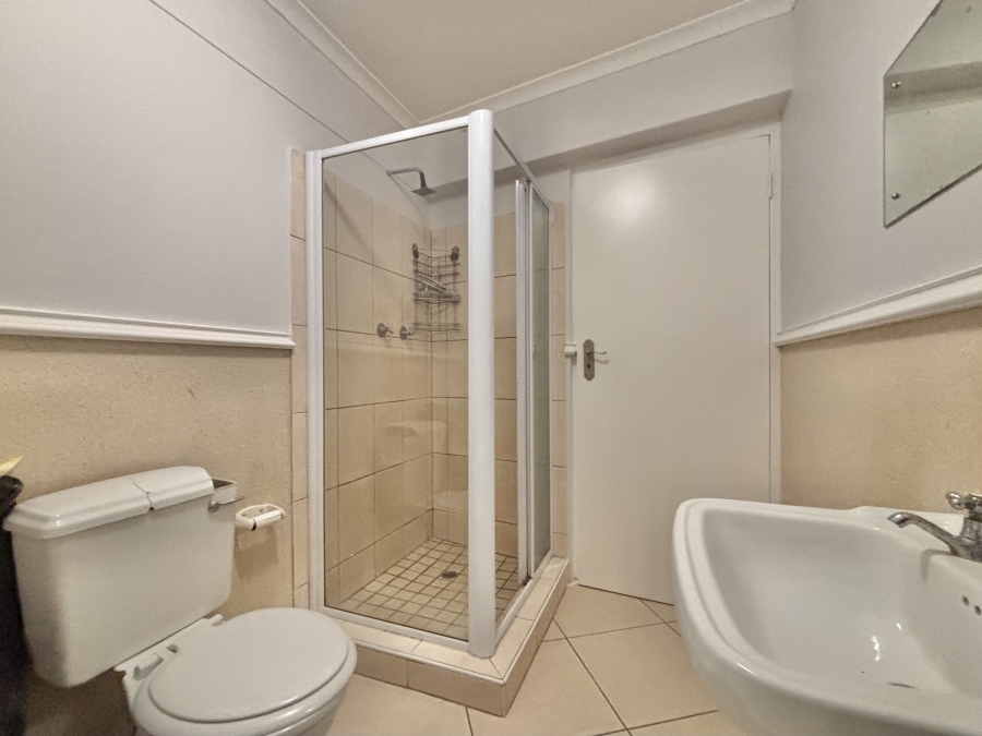 2 Bedroom Property for Sale in Wynberg Upper Western Cape